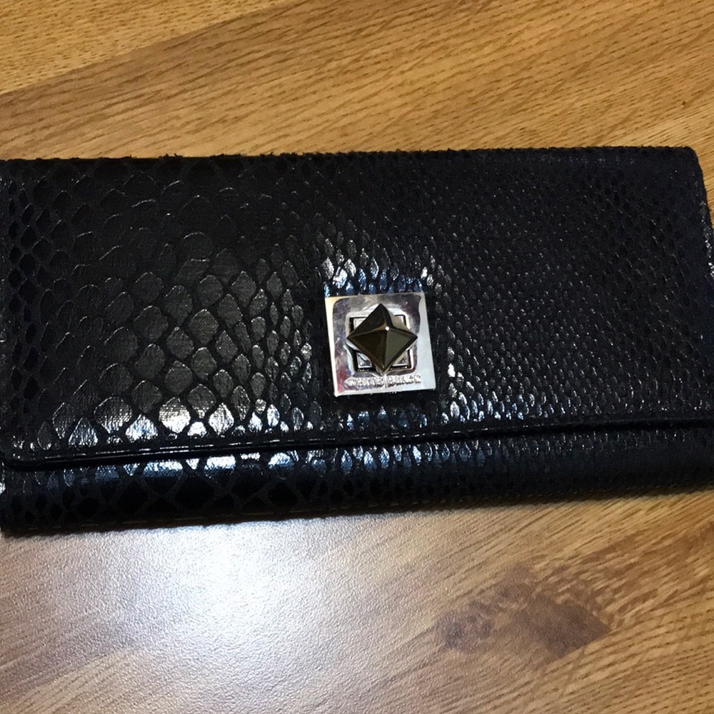 Wallet White/Black Brand Ladies Clutch Leather Patent Leather Inside. No flaws
